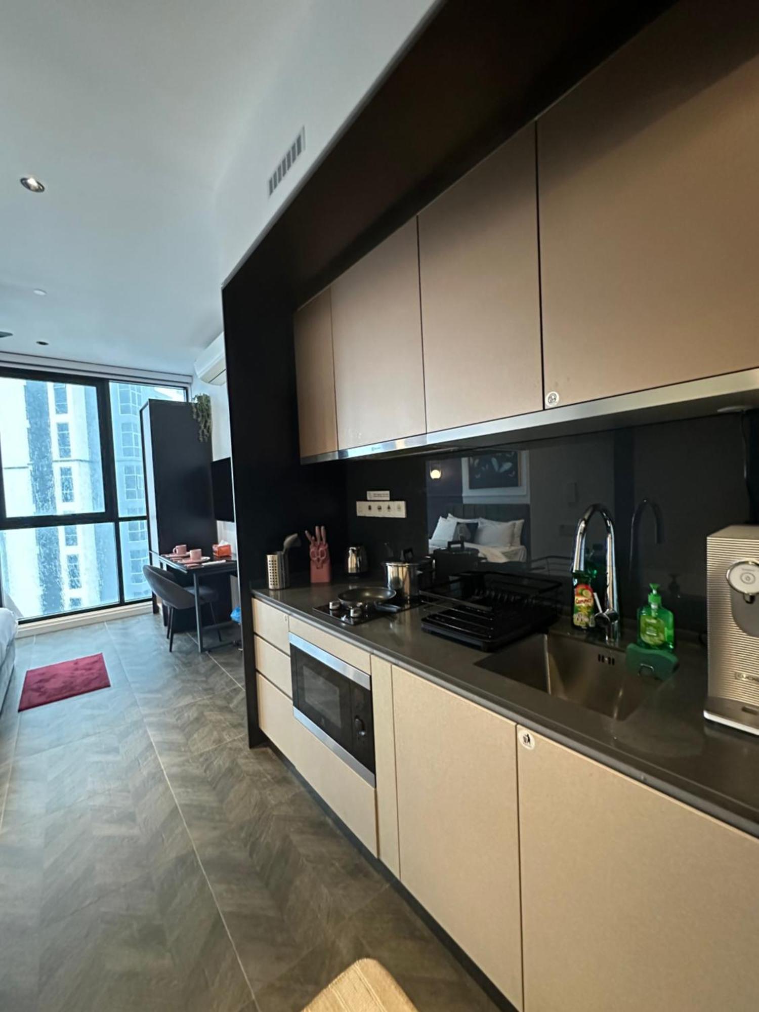 Skyline Homes By Scarletz Suites Klcc Kuala Lumpur Exterior foto
