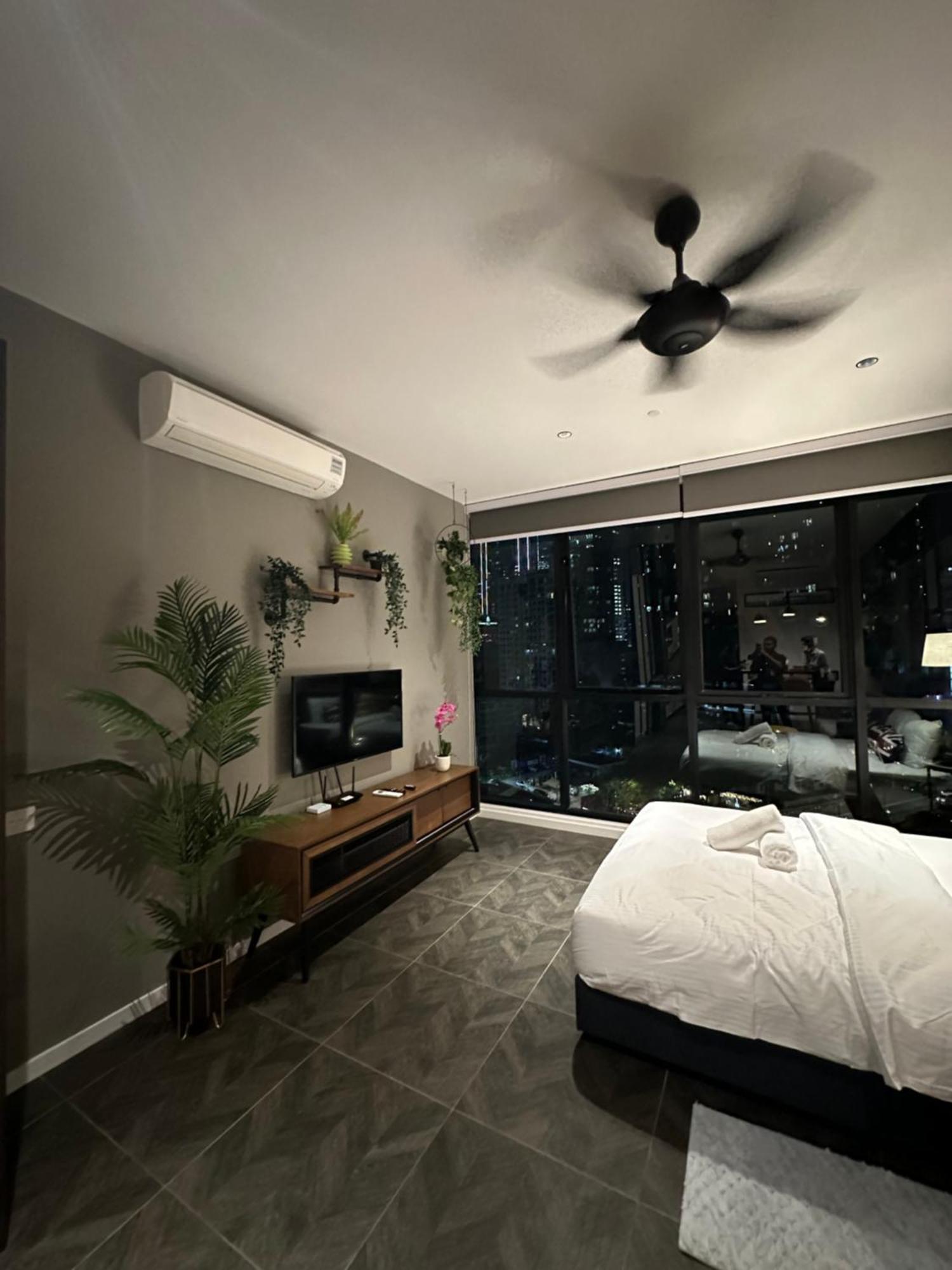 Skyline Homes By Scarletz Suites Klcc Kuala Lumpur Exterior foto