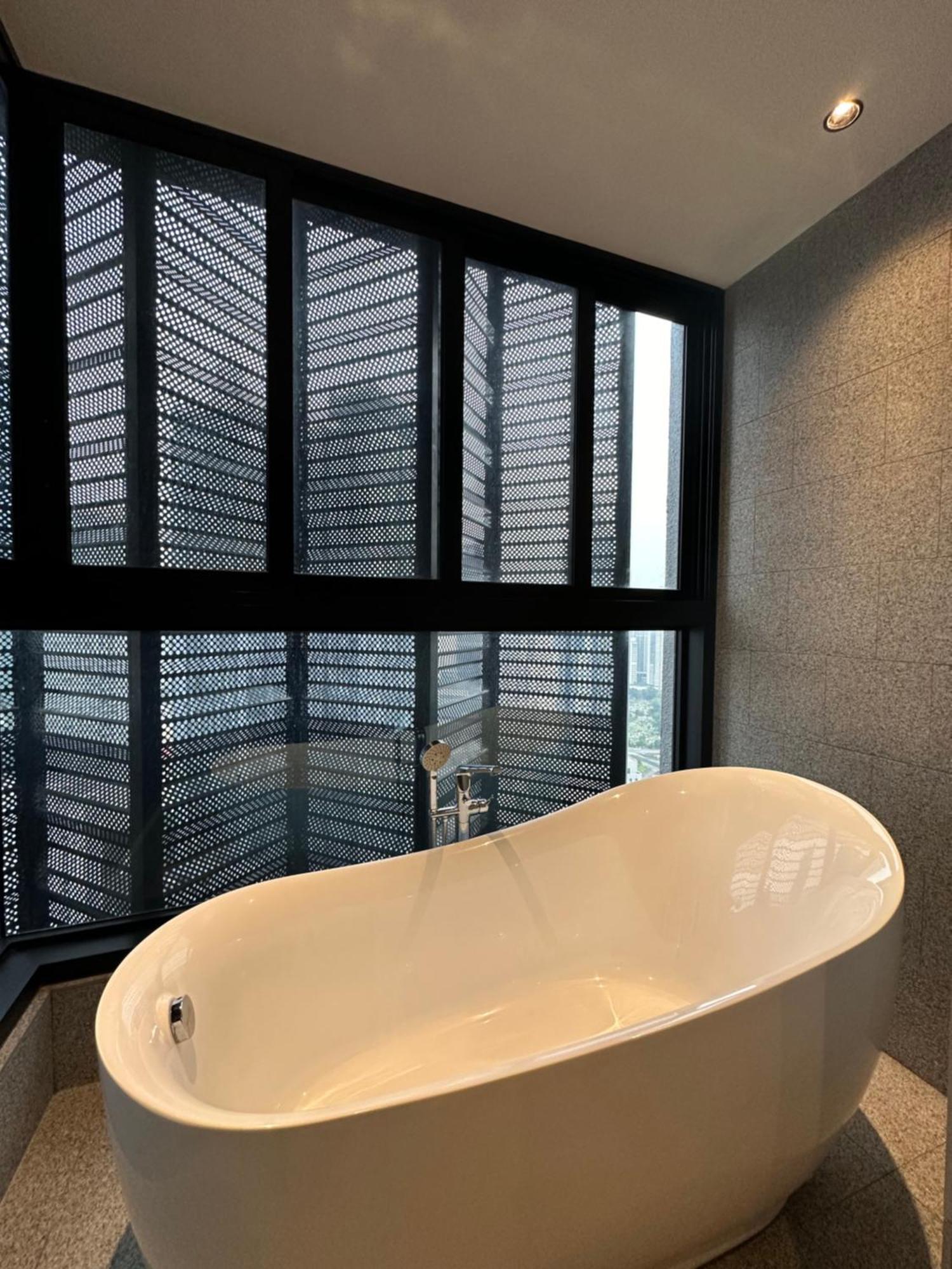 Skyline Homes By Scarletz Suites Klcc Kuala Lumpur Exterior foto